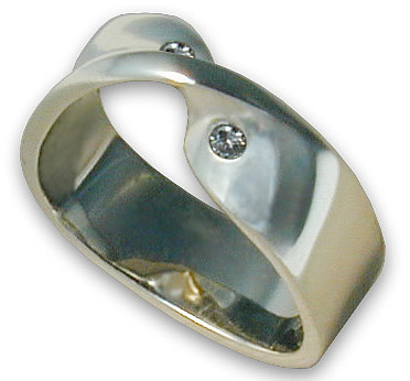 Möbius ring