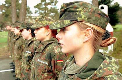 German women serve in the army